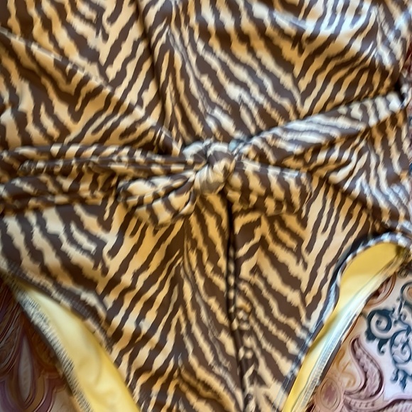 NWT Charlie holiday Effie one piece print swimsuit - Picture 7 of 8